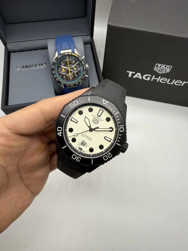 TAG Heuer Aquarecer 43mm - AÇO PRETO MOSTRADOR BRANCO - SILICONE