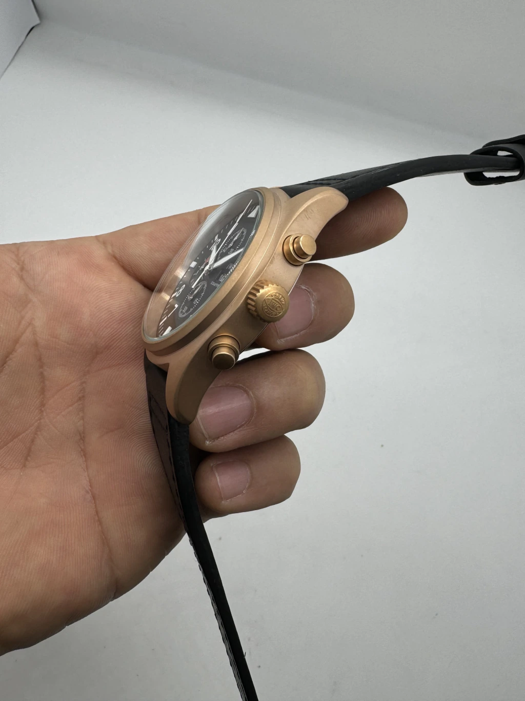 IWC Pilot Chronograph 41mm - AÇO DOURADO MOSTRADOR PRETO - COURO - Imagem 2