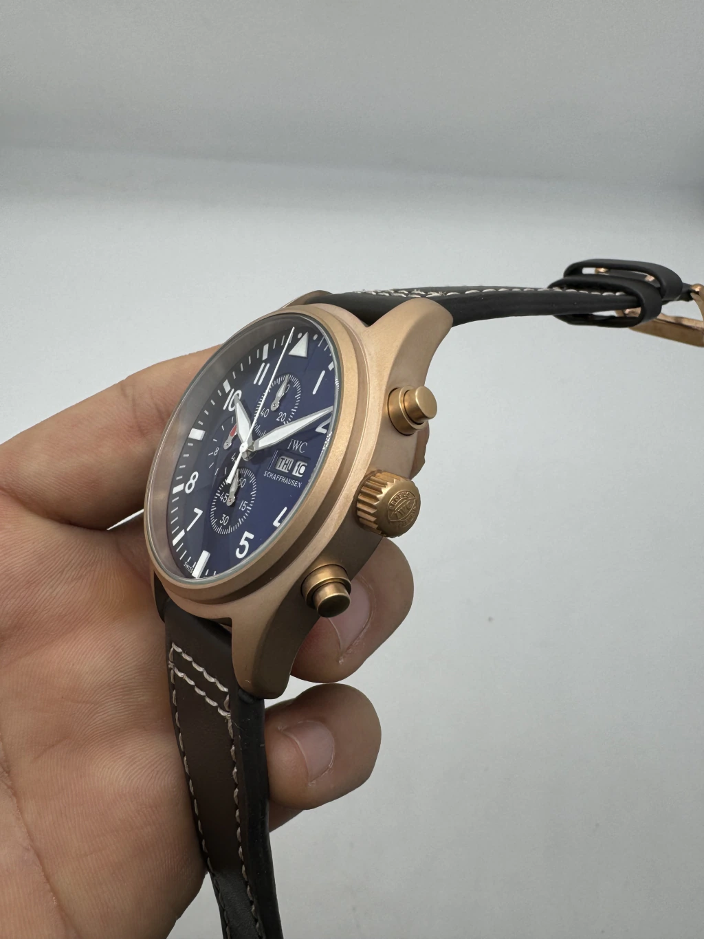 IWC Pilot Chronograph 41mm - AÇO DOURADO MOSTRADOR AZUL - COURO - Imagem 2