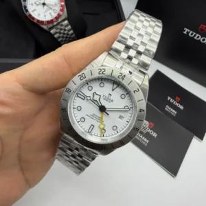 Tudor Black Bay Pro GMT 41mm - AÇO MOSTRADOR BRANCO