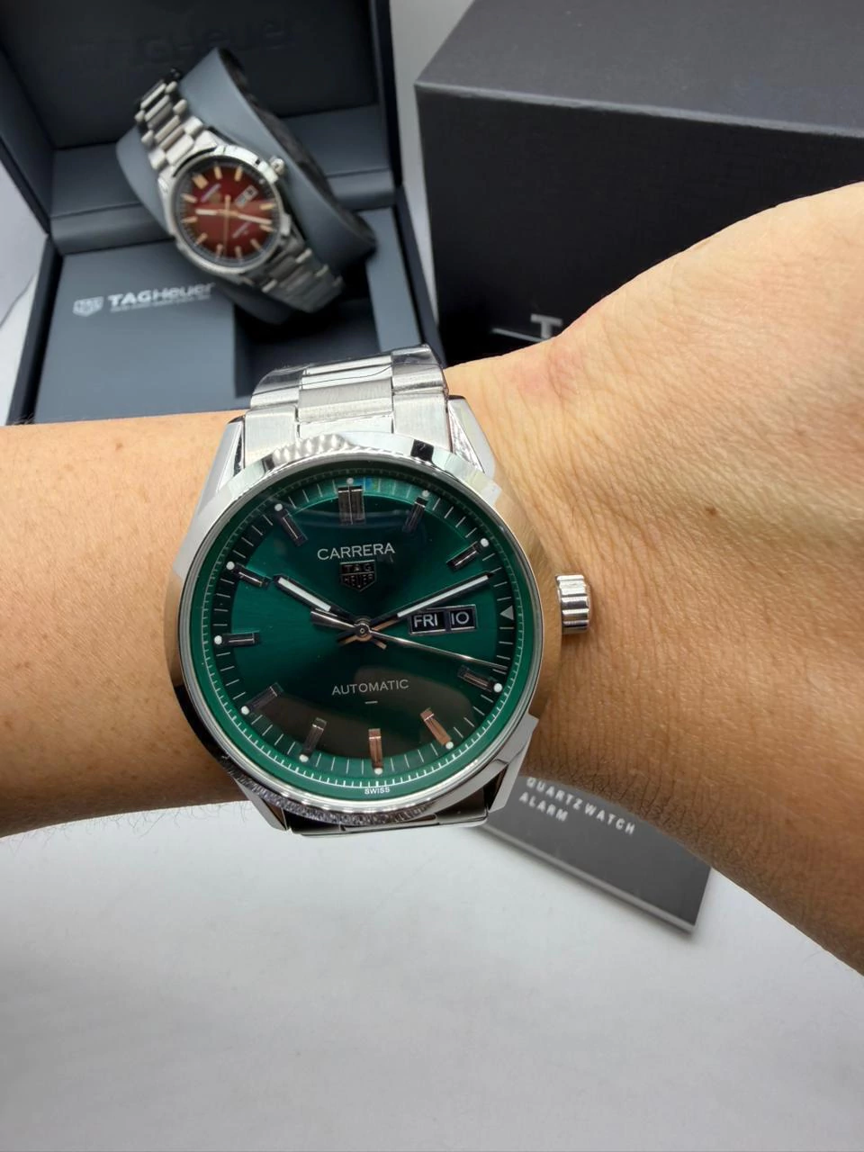 TAG Heuer Carrera Day-Date Calibre Green 41mm - AÇO MOSTRADOR VERDE - Imagem 4