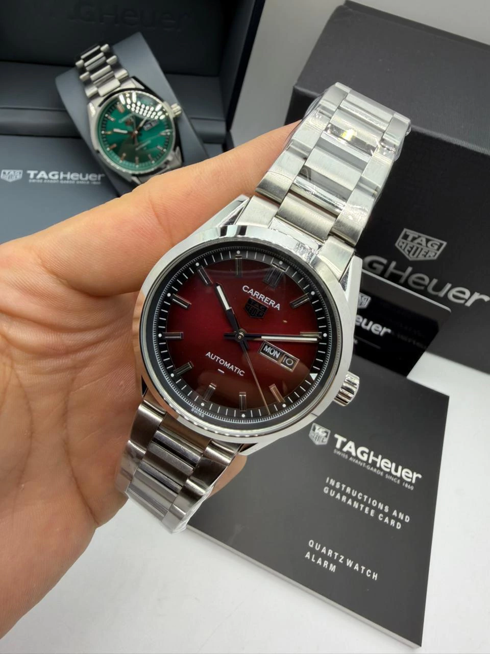 TAG Heuer Carrera Day-Date Calibre 41mm - AÇO MOSTRADOR VERMELHO