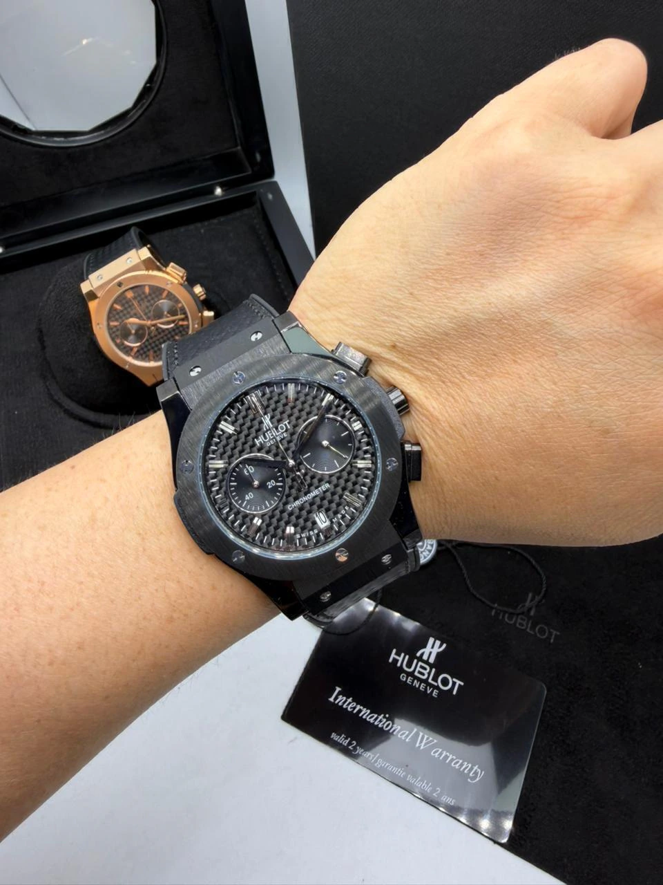 Hublot Classic Fusion 42mm - AÇO PRETO MOSTRADOR PRETO - SILICONE E COURO - Imagem 3
