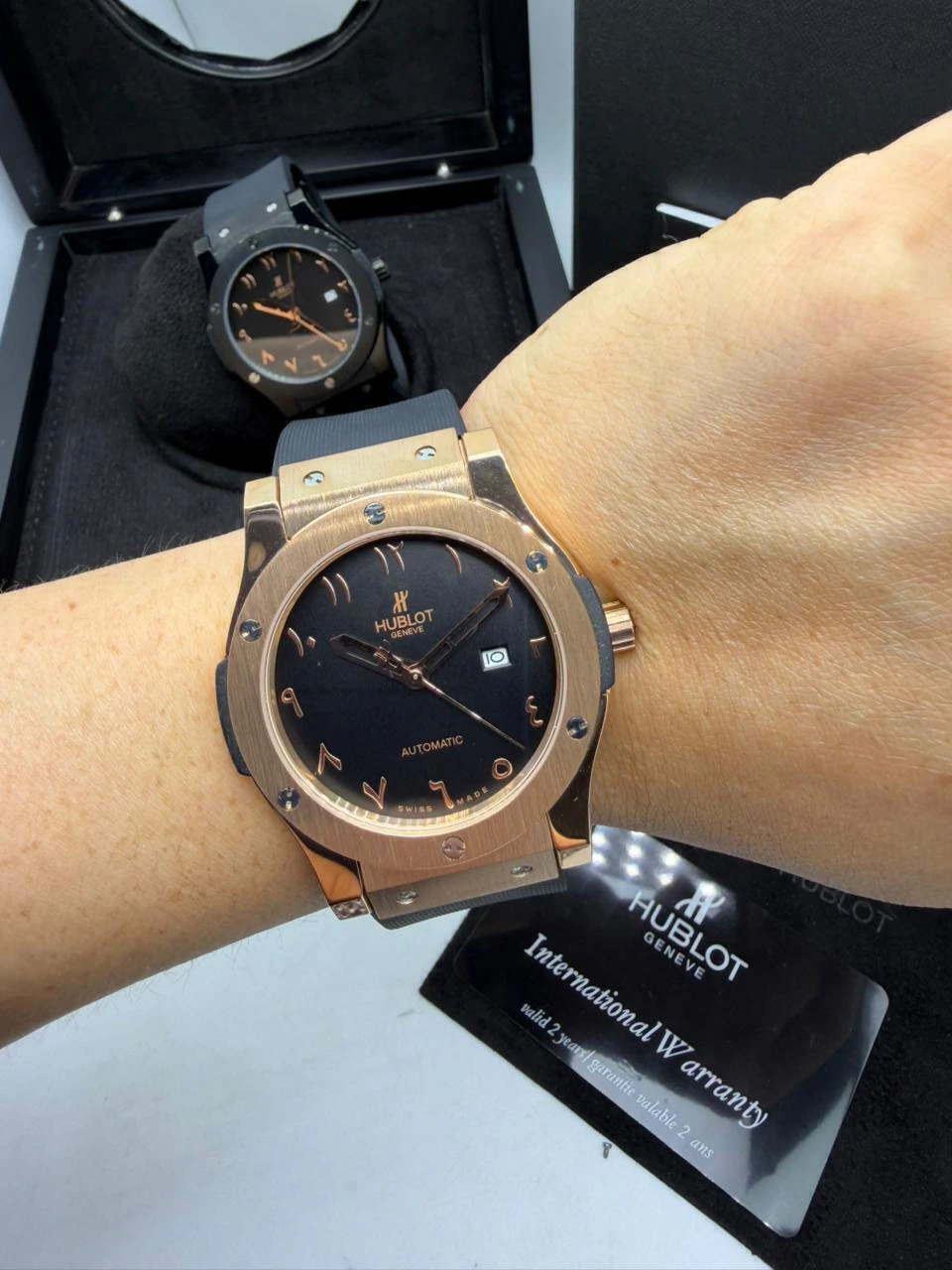 Hublot Classic Fusion 42mm - AÇO ROSE MOSTRADOR PRETO - SILICONE (SIFRA ARABE) - Imagem 4