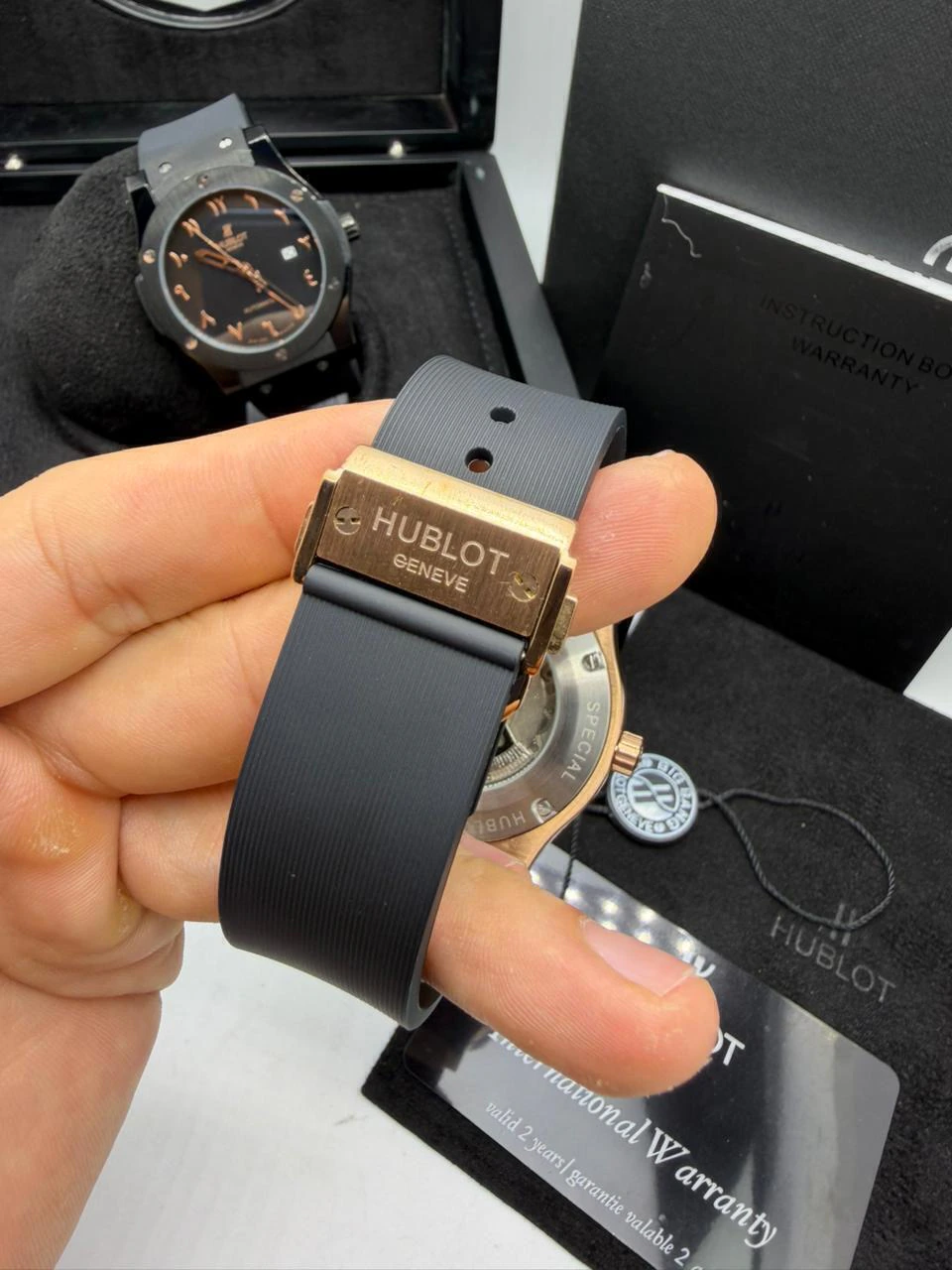 Hublot Classic Fusion 42mm - AÇO ROSE MOSTRADOR PRETO - SILICONE (SIFRA ARABE) - Imagem 5