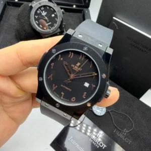 Hublot Classic Fusion 42mm - AÇO PRETO MOSTRADOR PRETO - SILICONE (SIFRA ARABE)