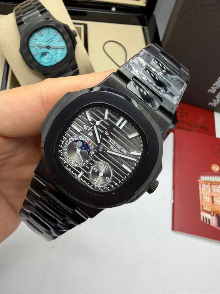 Patek Philippe Nautilus 41mm - Aço Black Mostrador Preto