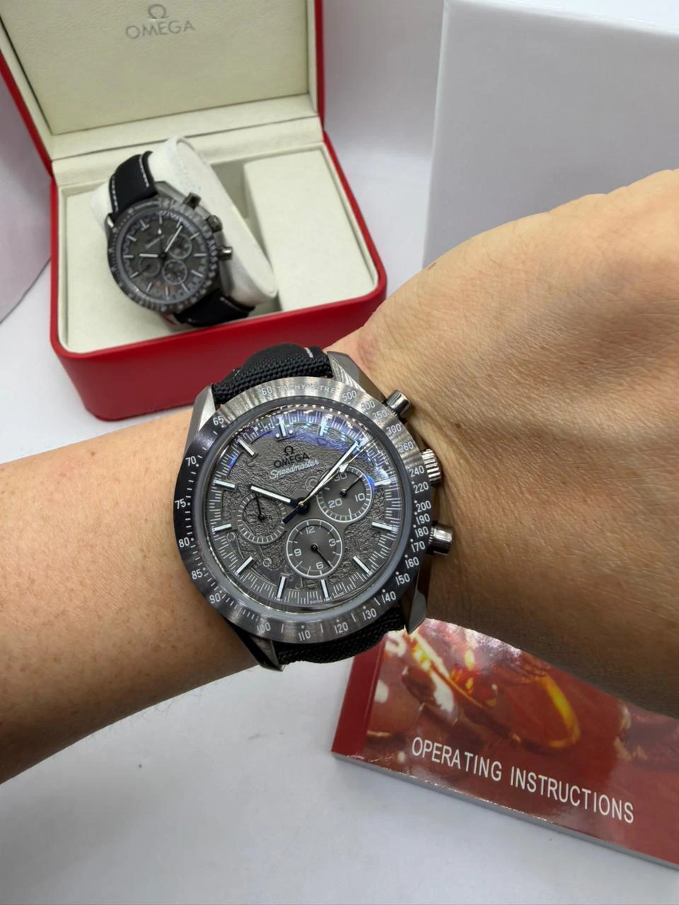 Omega Speedmaster Dark Side Of The Moon Cinza 43mm - Aço black Mostrador Cinza - NYLON - Imagem 3