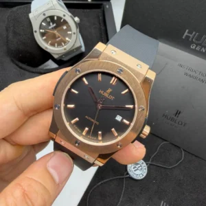 Hublot Classic Fusion 42mm - AÇO ROSE MOSTRADOR PRETO - SILICONE