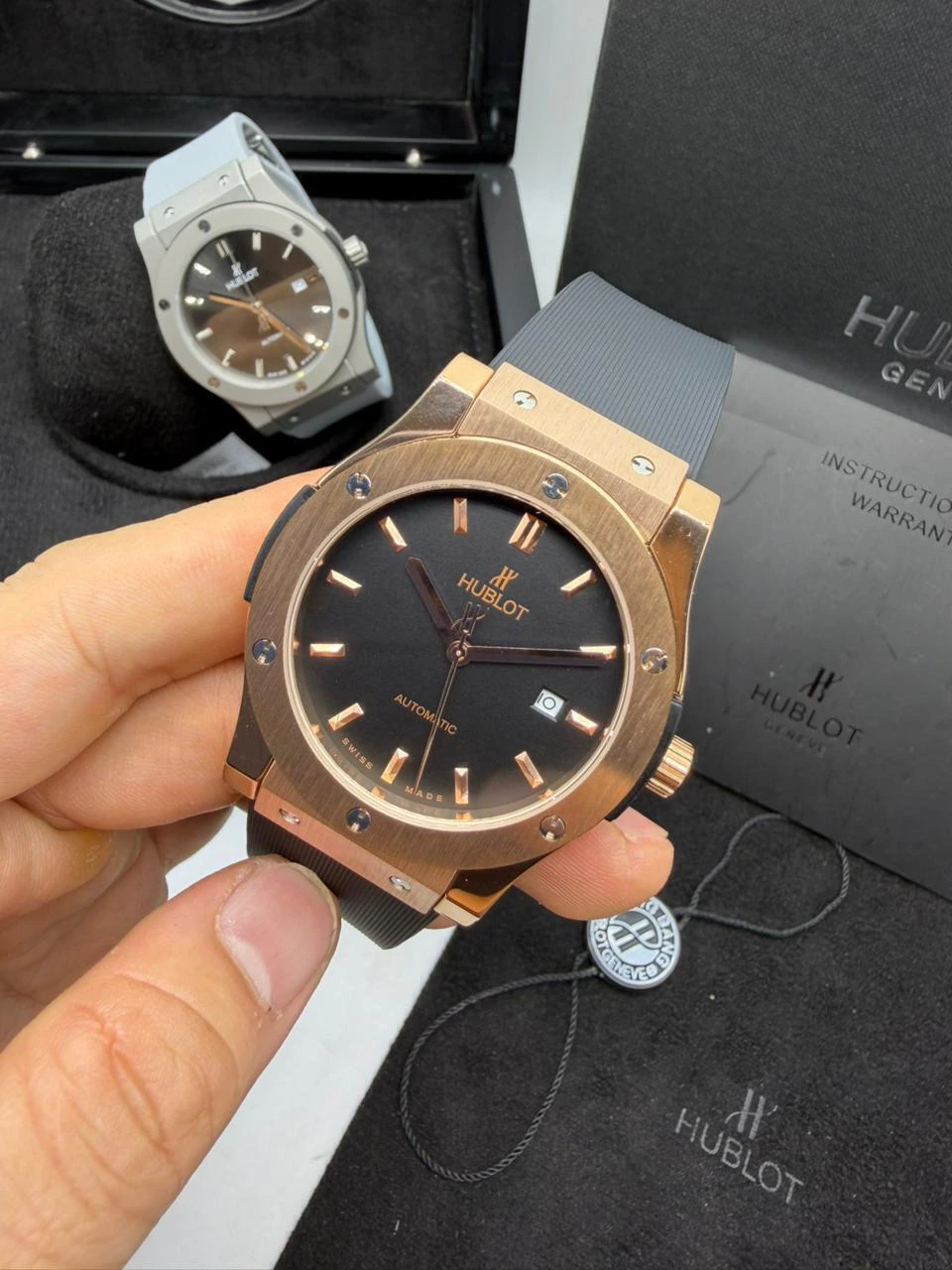 Hublot Classic Fusion 42mm - AÇO ROSE MOSTRADOR PRETO - SILICONE
