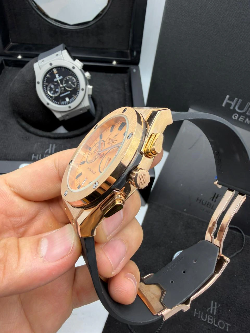 Hublot Classic Fusion 42mm - AÇO ROSE MOSTRADOR LARANJA - SILICONE - Imagem 3