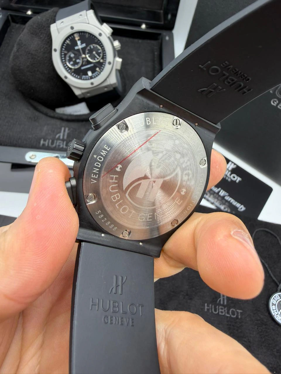 Hublot Classic Fusion 42mm - AÇO PRETO MOSTRADOR PRETO - SILICONE - Imagem 3