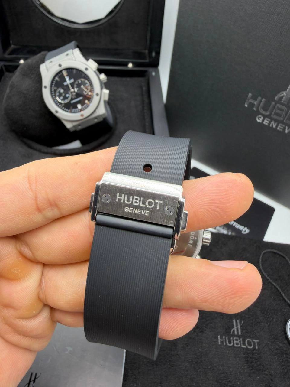 Hublot Classic Fusion 42mm - AÇO PRETO MOSTRADOR PRETO - SILICONE - Imagem 4