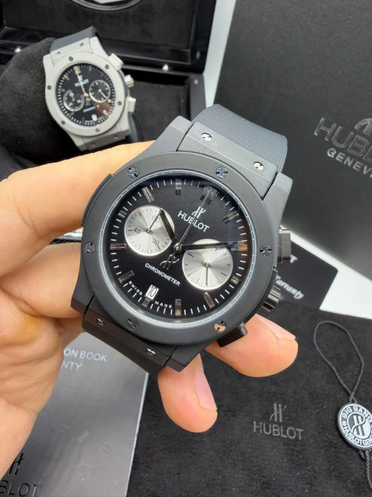 Hublot Classic Fusion 42mm - AÇO PRETO MOSTRADOR PRETO - SILICONE