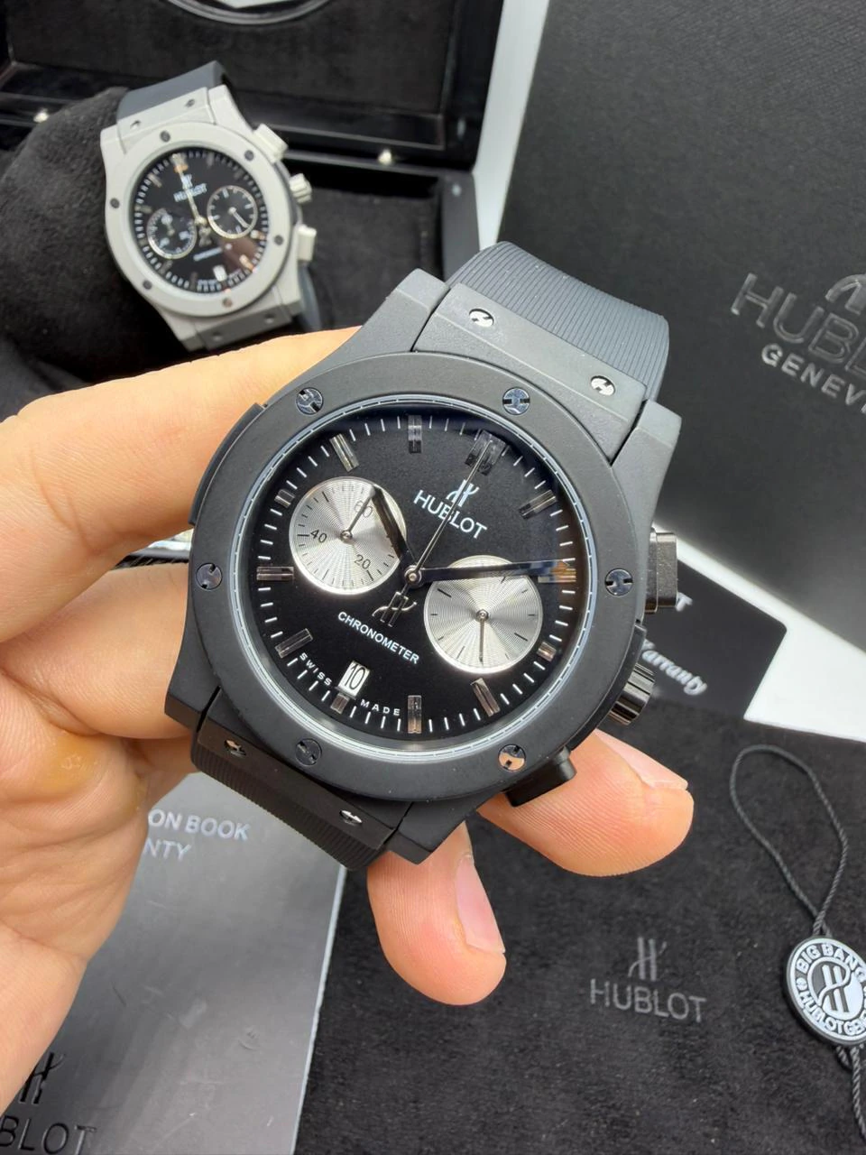 Hublot Classic Fusion 42mm - AÇO PRETO MOSTRADOR PRETO - SILICONE