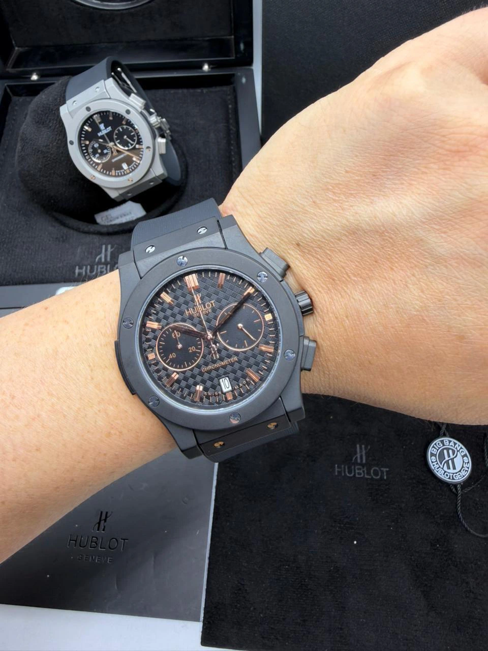 Hublot Classic Fusion 42mm - AÇO PRETO MOSTRADOR PRETO - SILICONE - Imagem 4