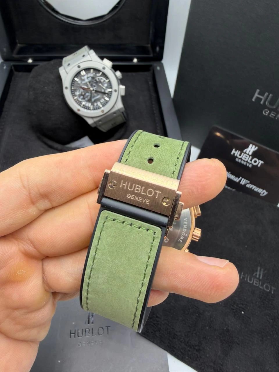 Hublot Classic Chrono 45mm - AÇO ROSE MOSTRADOR SKELETON PRETO - SILICONE E COURO - Imagem 2