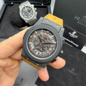 Hublot Classic Chrono 45mm - AÇO PRETO MOSTRADOR SKELETON PRETO - SILICONE E COURO