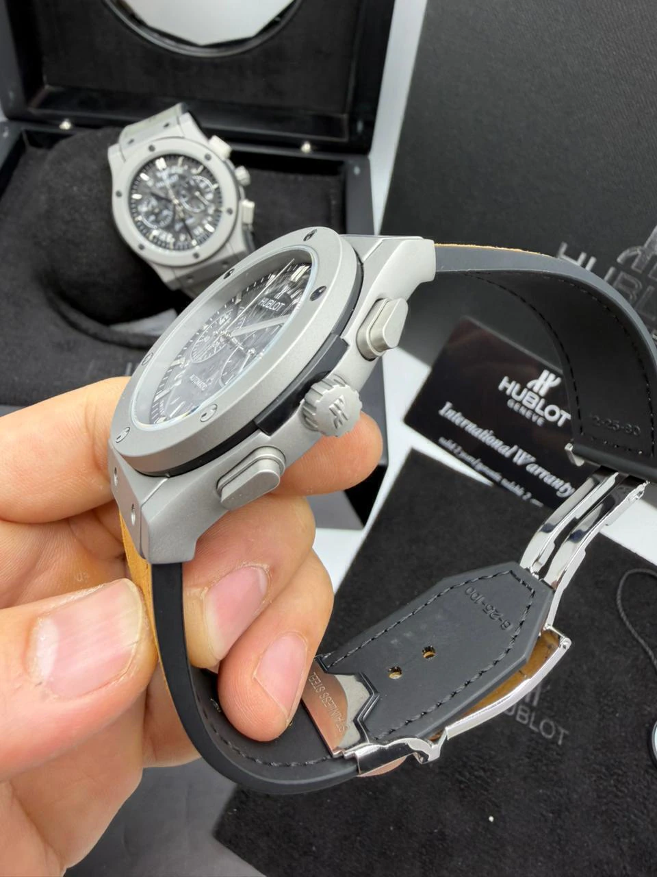 Hublot Classic Chrono 45mm - AÇO MOSTRADOR SKELETON PRETO - SILICONE E COURO - Imagem 2
