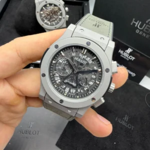 Hublot Classic Chrono 45mm - AÇO MOSTRADOR SKELETON PRETO - SILICONE E COURO