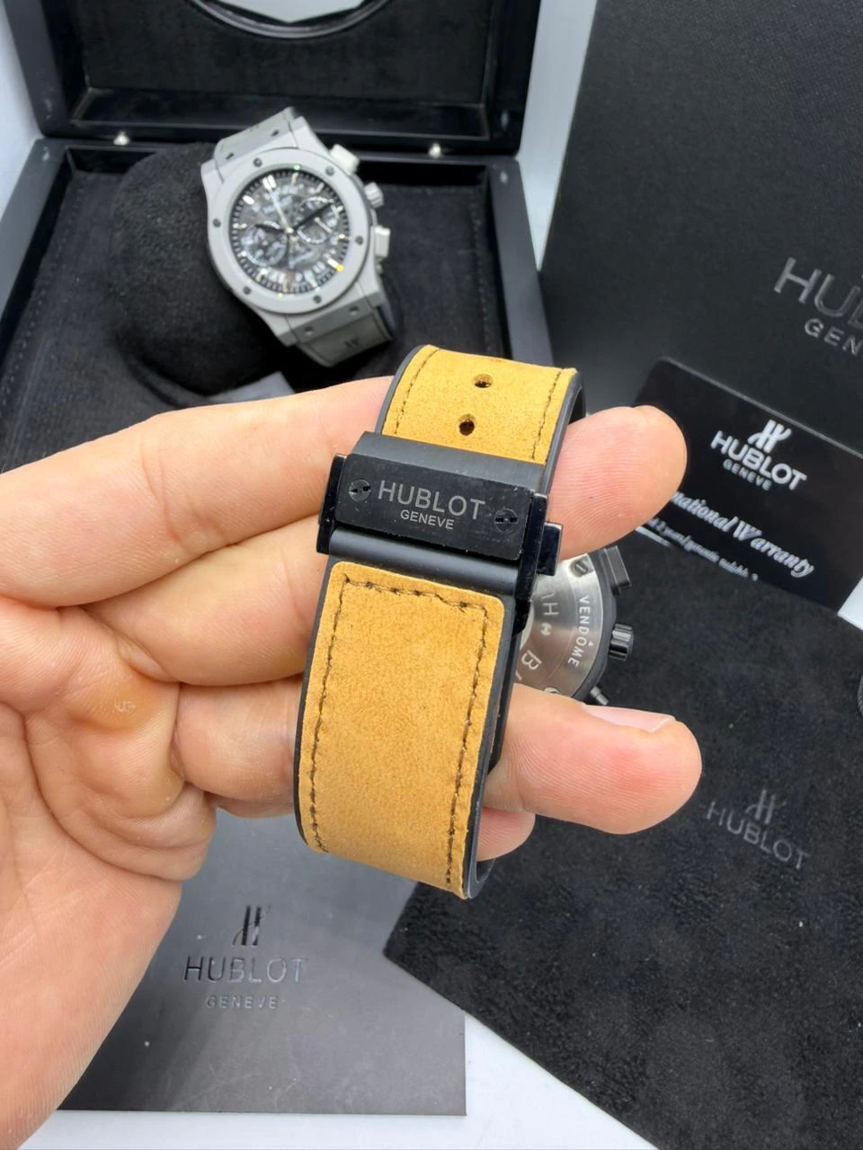 Hublot Classic Chrono 45mm - AÇO PRETO MOSTRADOR SKELETON PRETO - SILICONE E COURO - Imagem 3