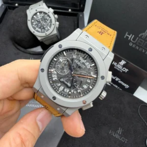 Hublot Classic Chrono 45mm - AÇO MOSTRADOR SKELETON PRETO - SILICONE E COURO