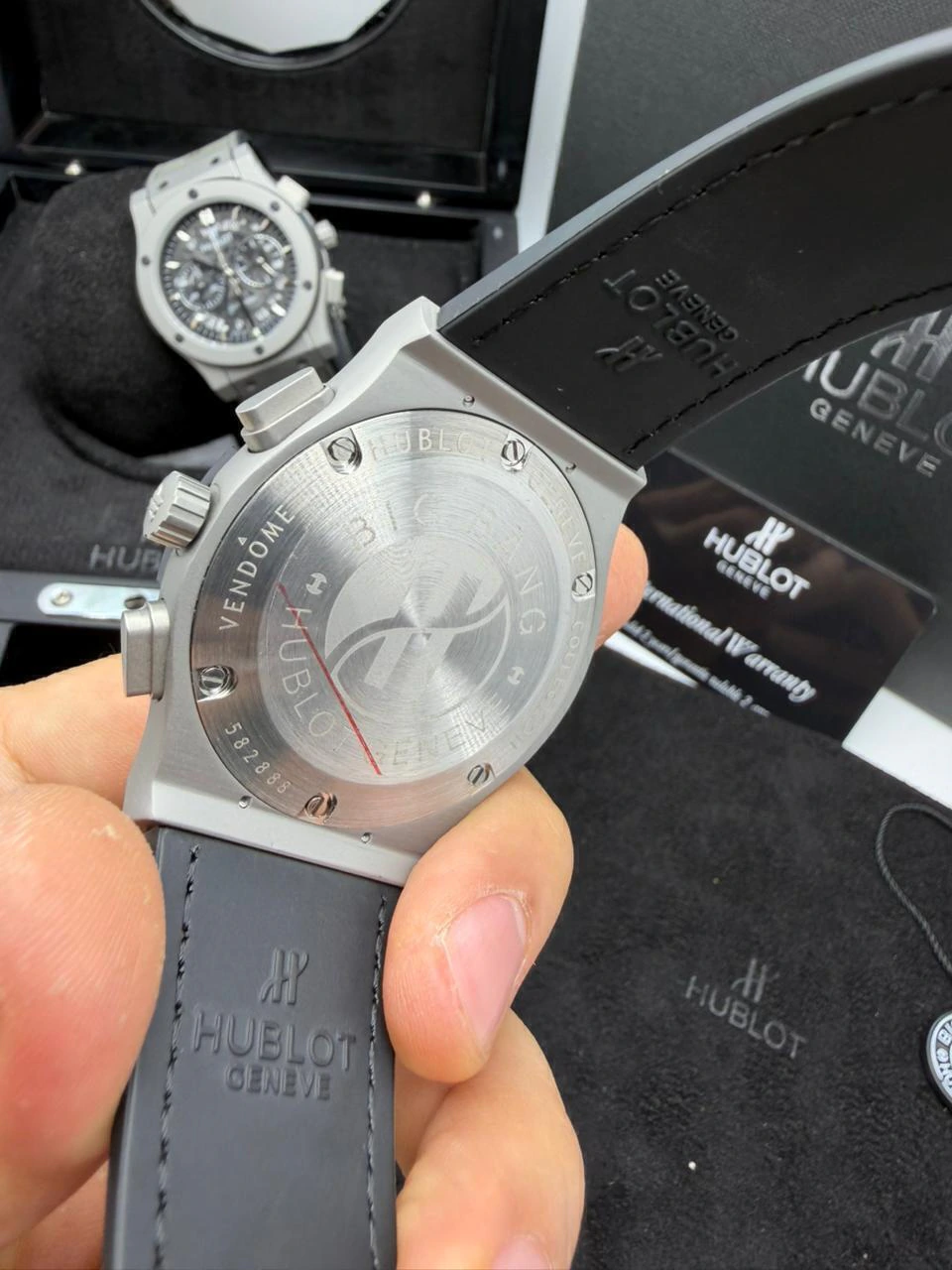 Hublot Classic Chrono 45mm - AÇO MOSTRADOR SKELETON PRETO - SILICONE E COURO - Imagem 4