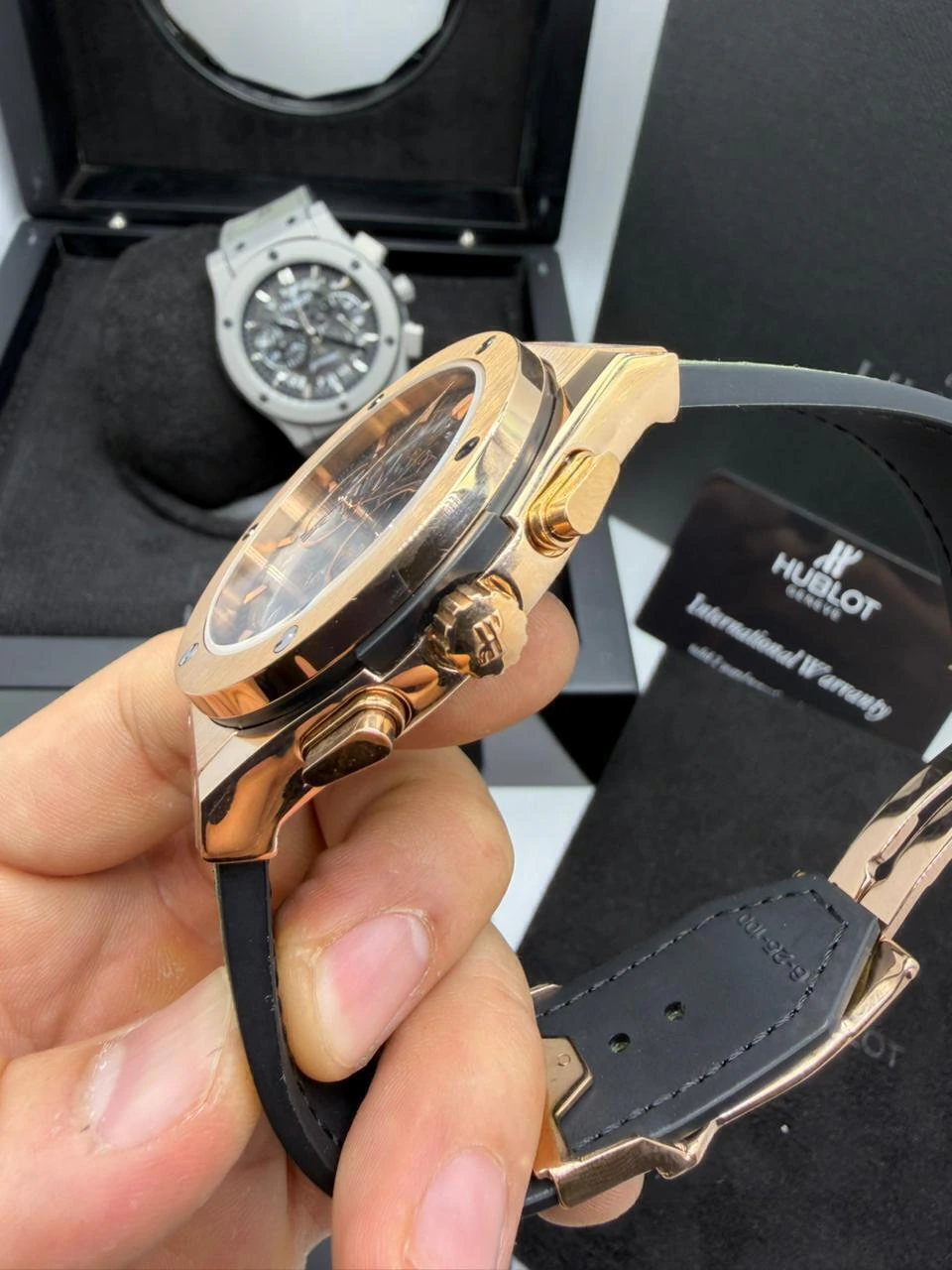 Hublot Classic Chrono 45mm - AÇO ROSE MOSTRADOR SKELETON PRETO - SILICONE - Imagem 4
