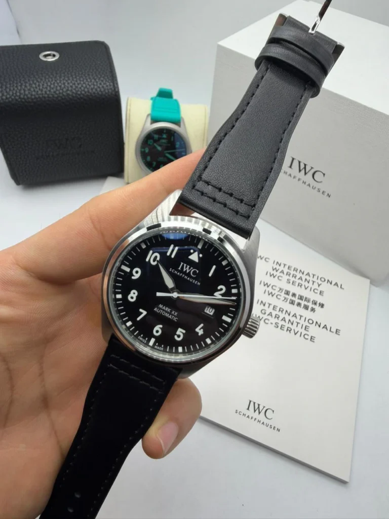 IWC Pilot Mark XX 41mm - Aço Mostrador Preto - COURO