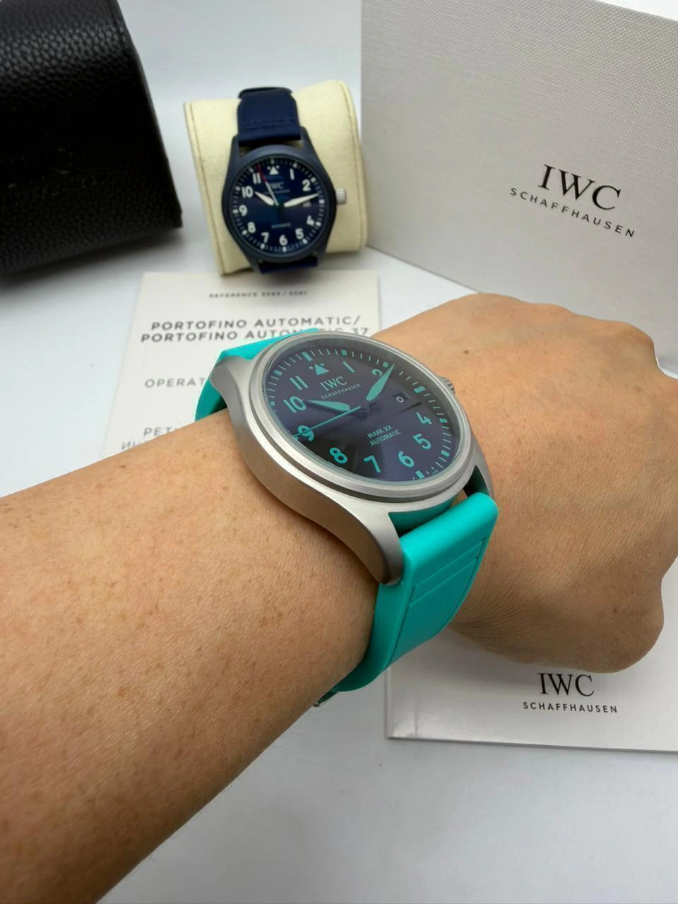 IWC Pilot Mark XX Tiffany 41mm - Aço Mostrador Preto - SILICONE - Imagem 3