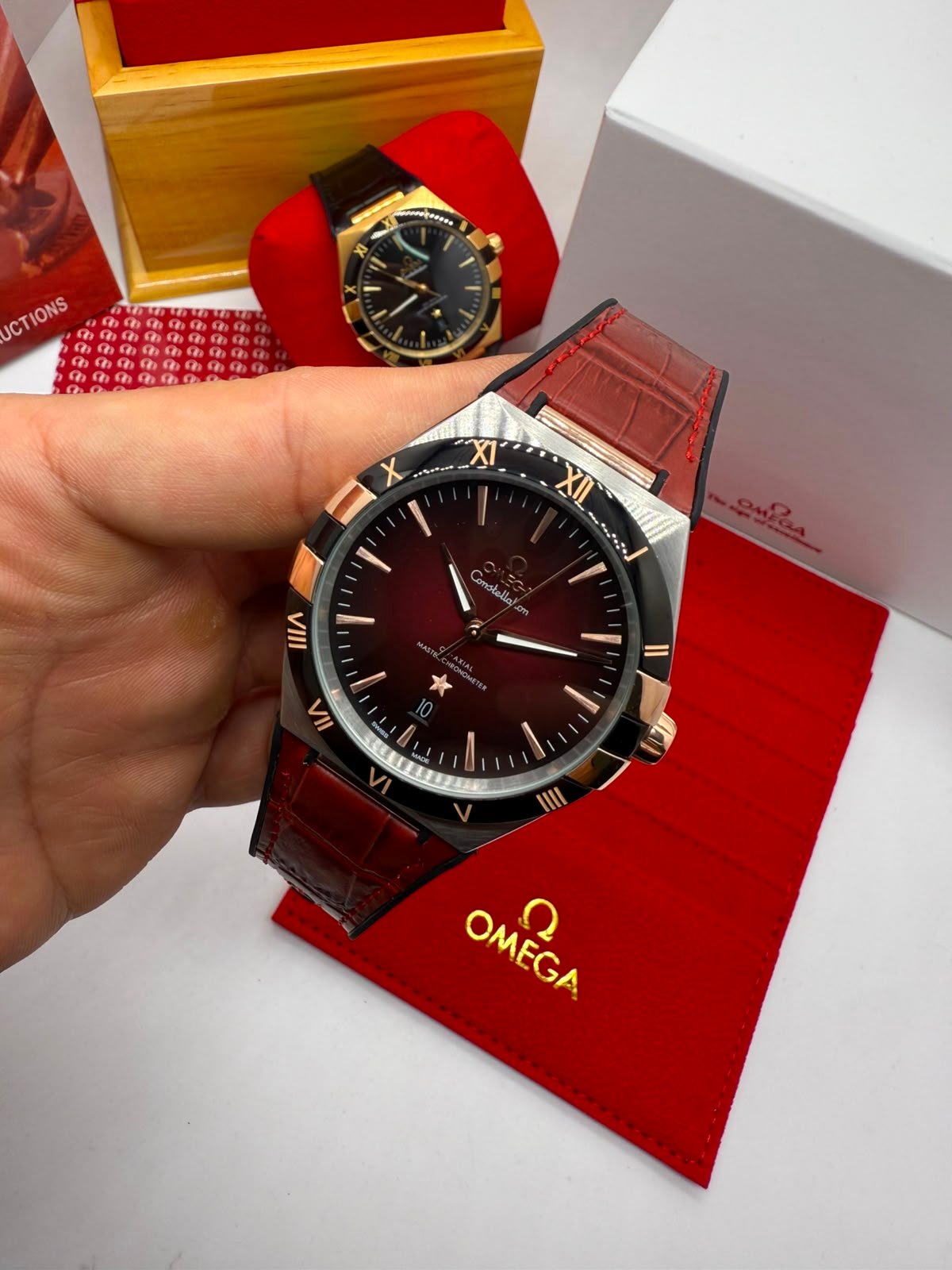Omega Constellation 40mm - AÇO MOSTRADOR VERMELHO - COURO
