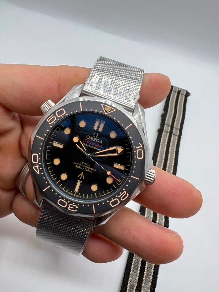 Omega Seamaster 007 42mm - AÇO MOSTRADOR MARROM