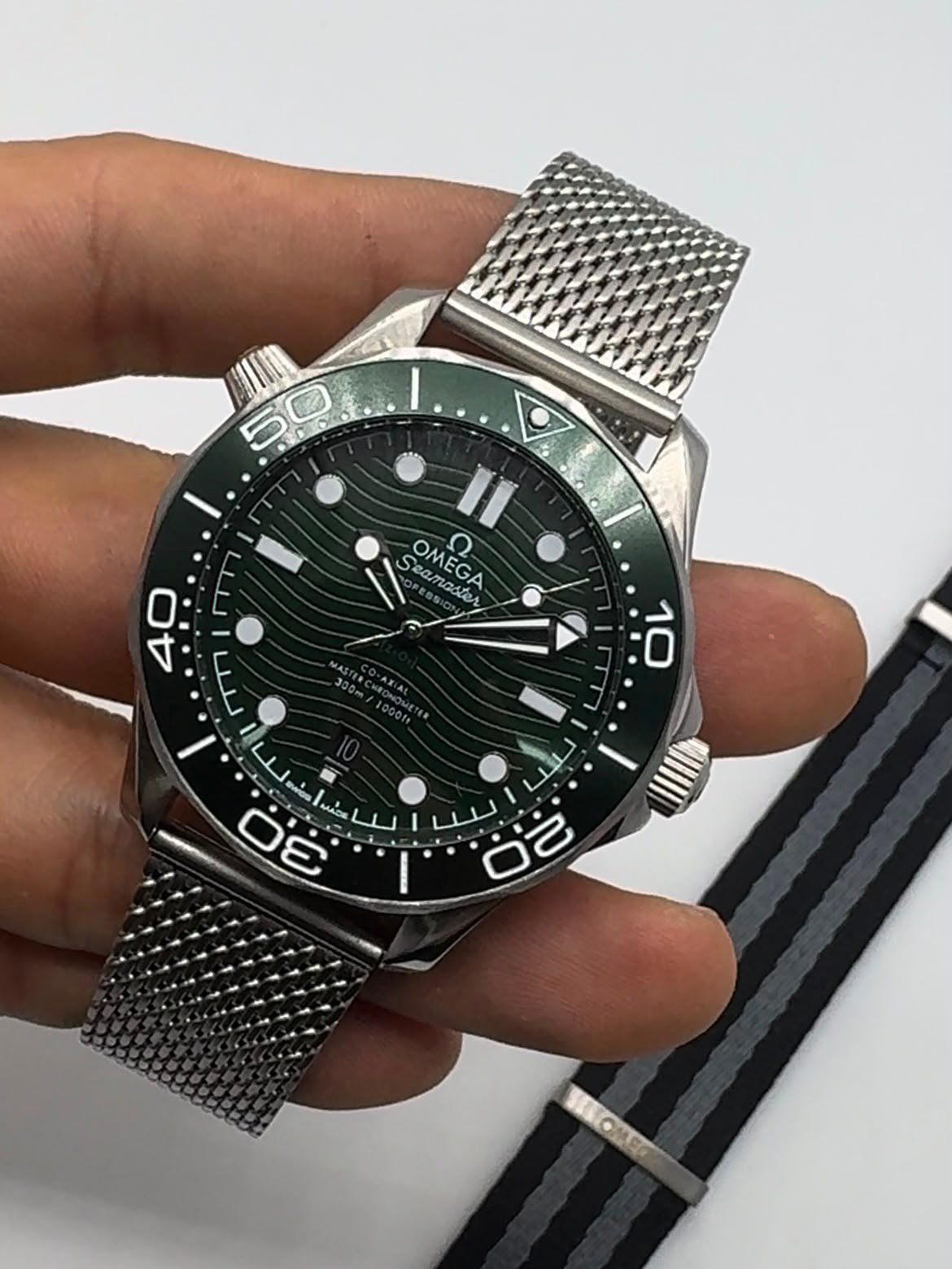 Omega Seamaster 007 42mm - AÇO MOSTRADOR VERDE - Imagem 4