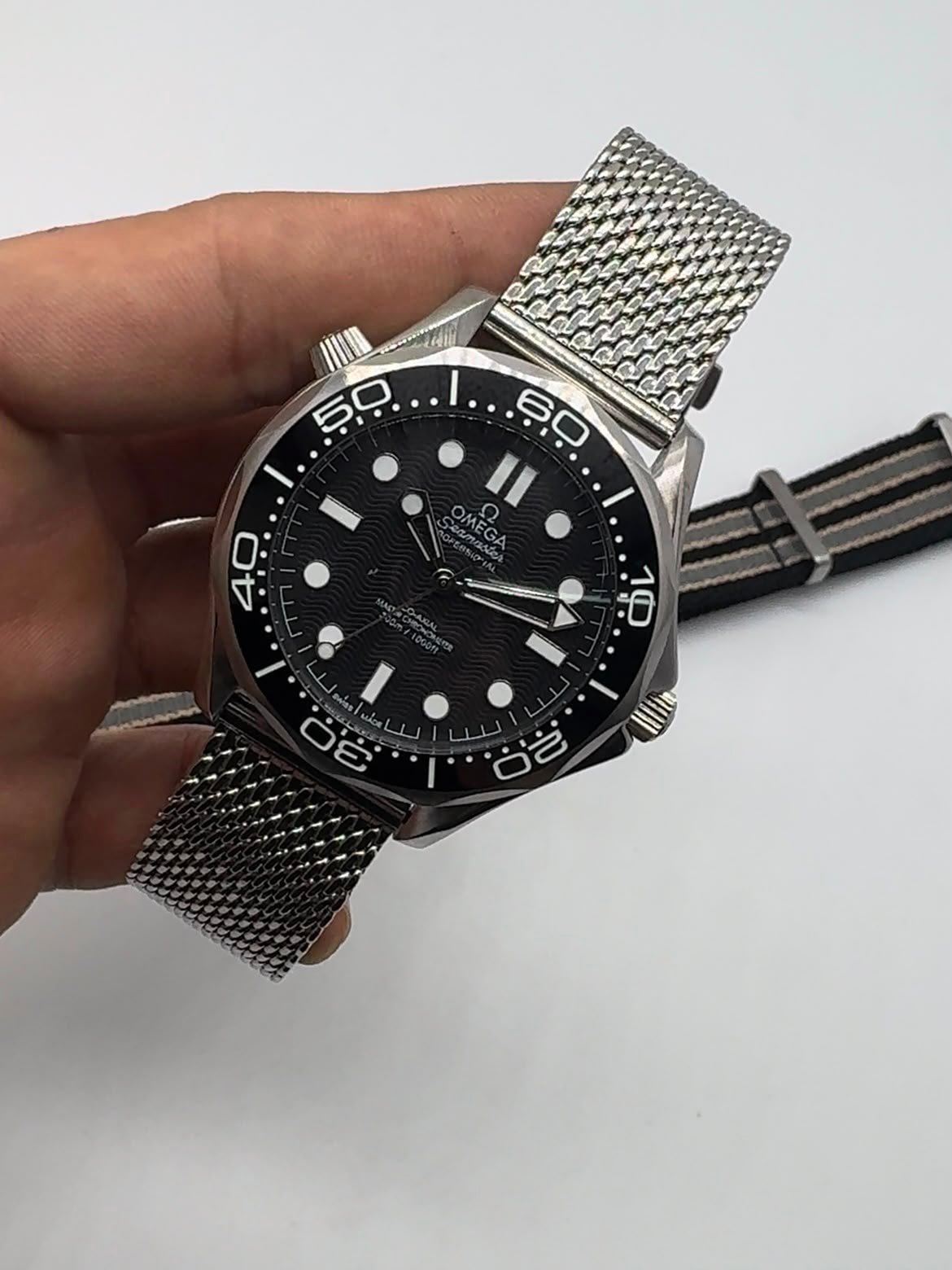 Omega Seamaster 007 42mm - AÇO MOSTRADOR PRETO - Imagem 4