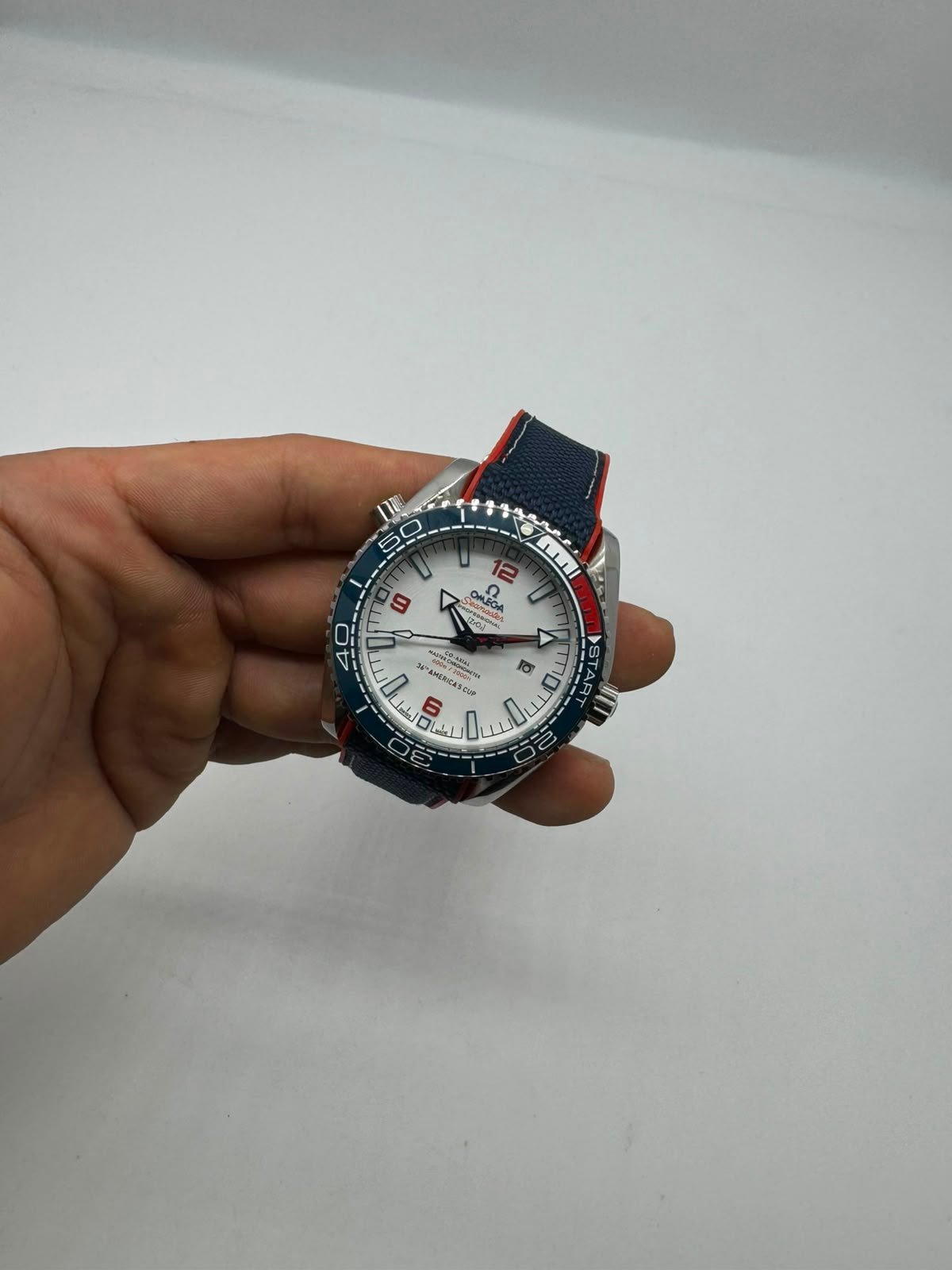 Omega Seamaster 42mm - AÇO MOSTRADOR BRANCO - NYLON