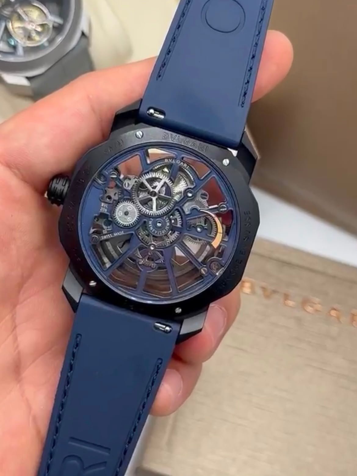 Bvlgari Octo Roma Skeleton 44mm - AÇO PRETO MOSTRADOR SKELETON - SILICONE - Imagem 2