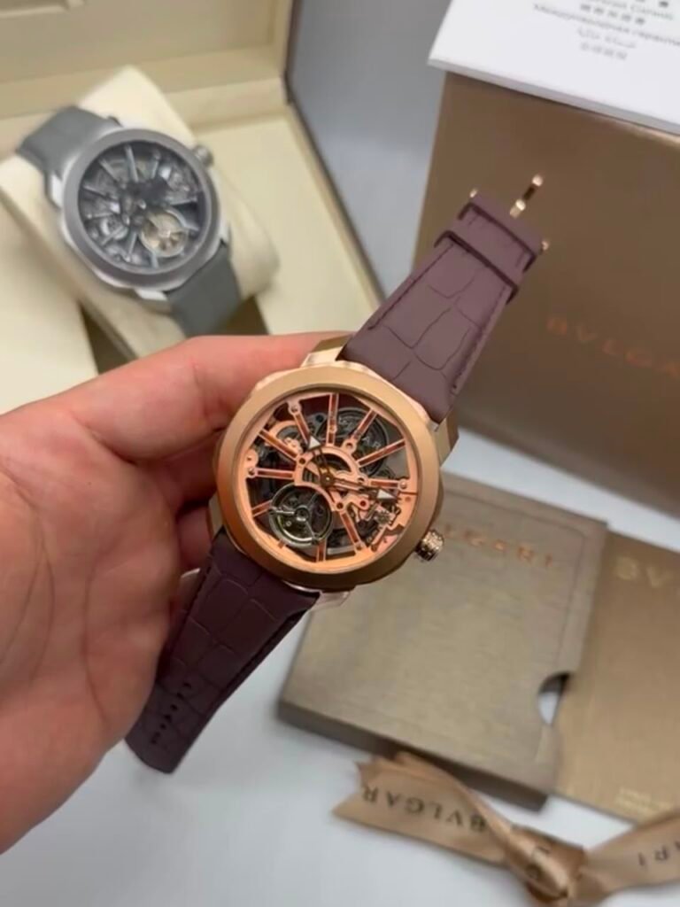 Bvlgari Octo Roma Skeleton 44mm - AÇO DOURADO MOSTRADOR SKELETON - SILICONE