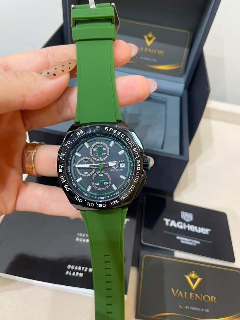 TAG Heuer Fórmula 1 42mm - AÇO MOSTRADOR PRETO - SILICONE
