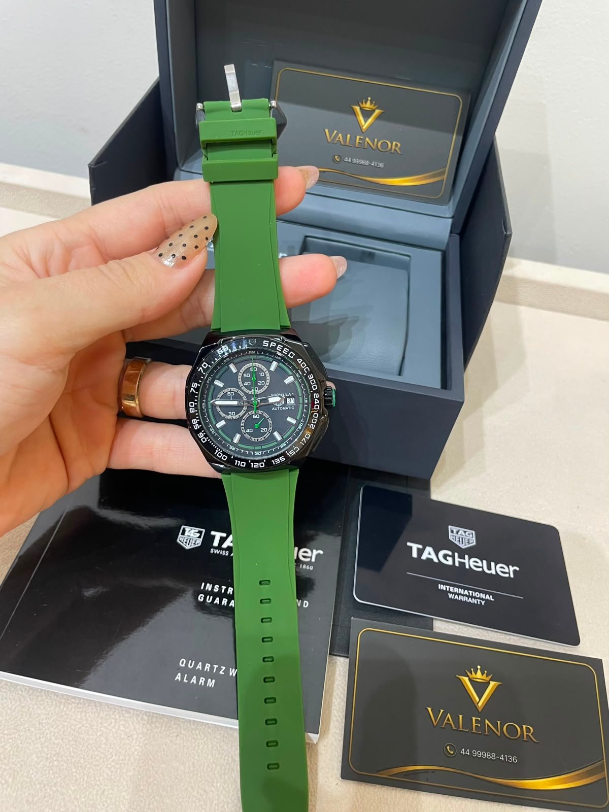 TAG Heuer Fórmula 1 42mm - AÇO MOSTRADOR PRETO - SILICONE - Imagem 4
