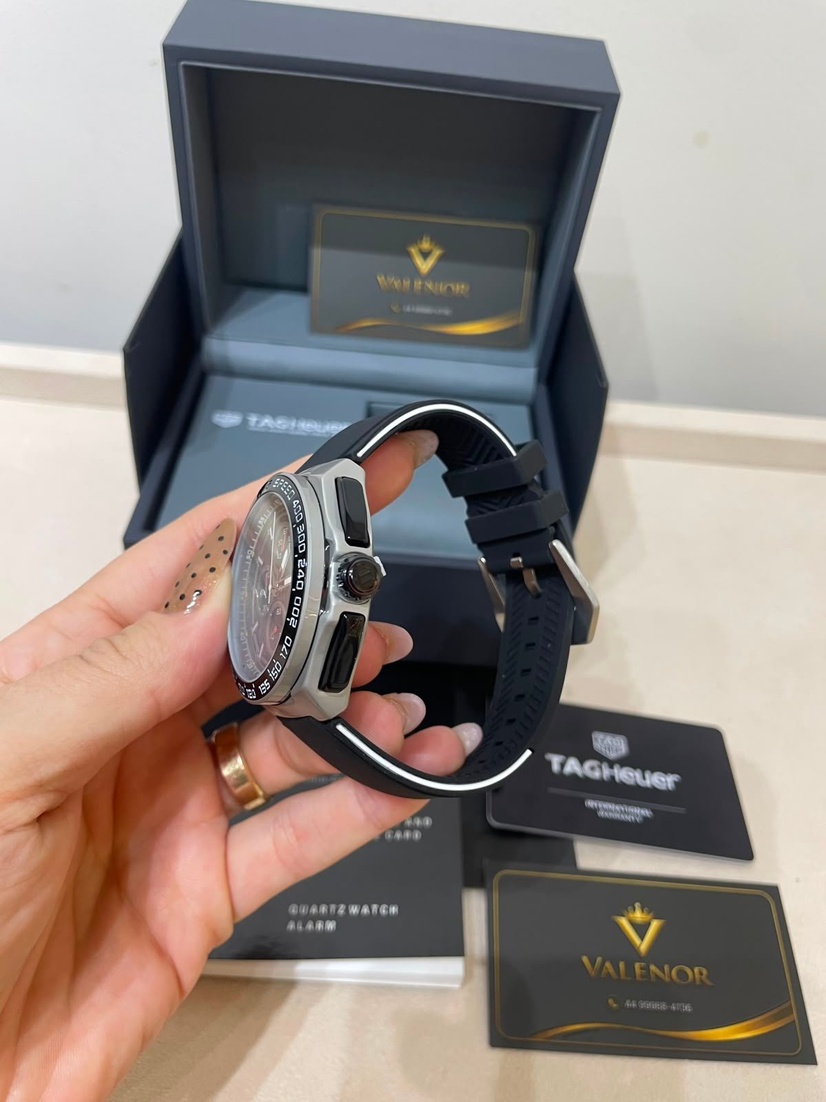 TAG Heuer Fórmula 1 42mm - AÇO MOSTRADOR PRETO - SILICONE - Imagem 3