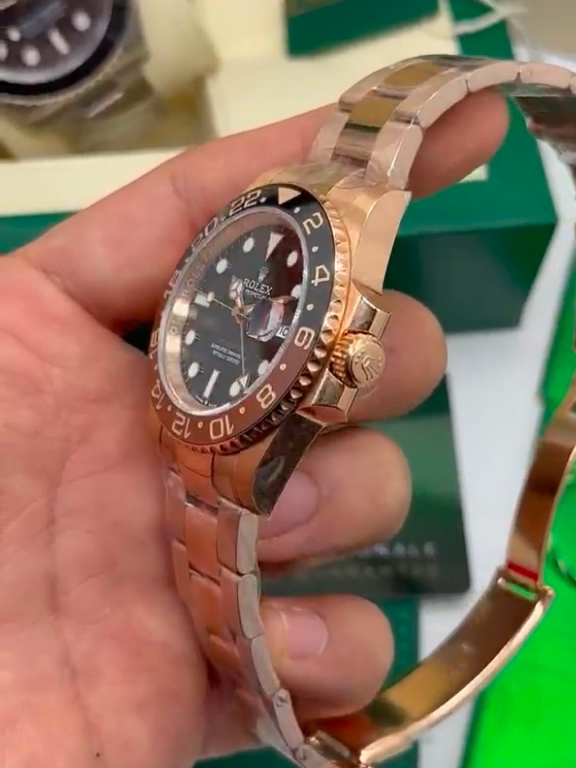 ROLEX GMT Master II 40mm - SUPER CLONE - AÇO DOURADO MOSTRADOR PRETO - Imagem 3