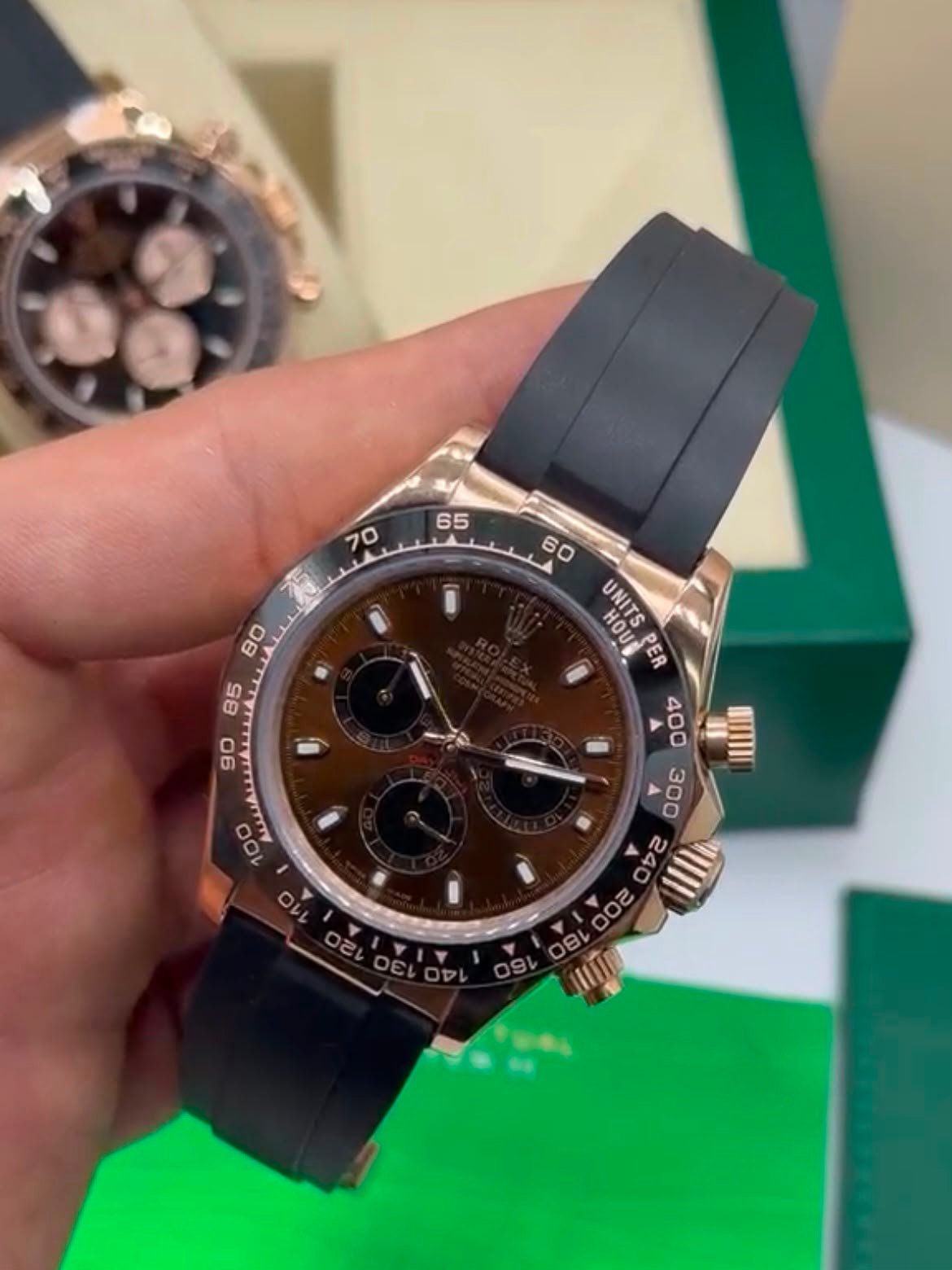 ROLEX Daytona 40mm - SUPER CLONE - AÇO ROSE MOSTRADOR CHOCOLATE - SILICONE - Imagem 5