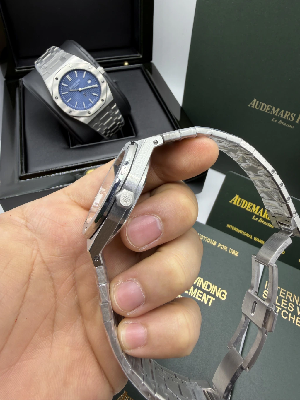Audemars Piguet Royal Oak 42mm - AÇO MOSTRADOR PRETO - Imagem 2