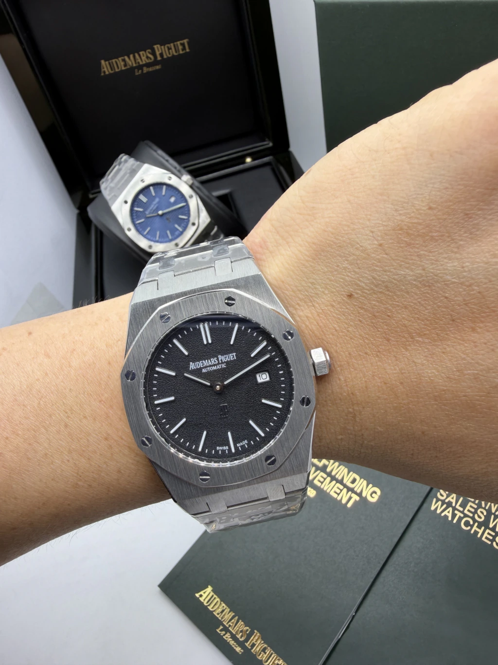 Audemars Piguet Royal Oak 42mm - AÇO MOSTRADOR PRETO - Imagem 5