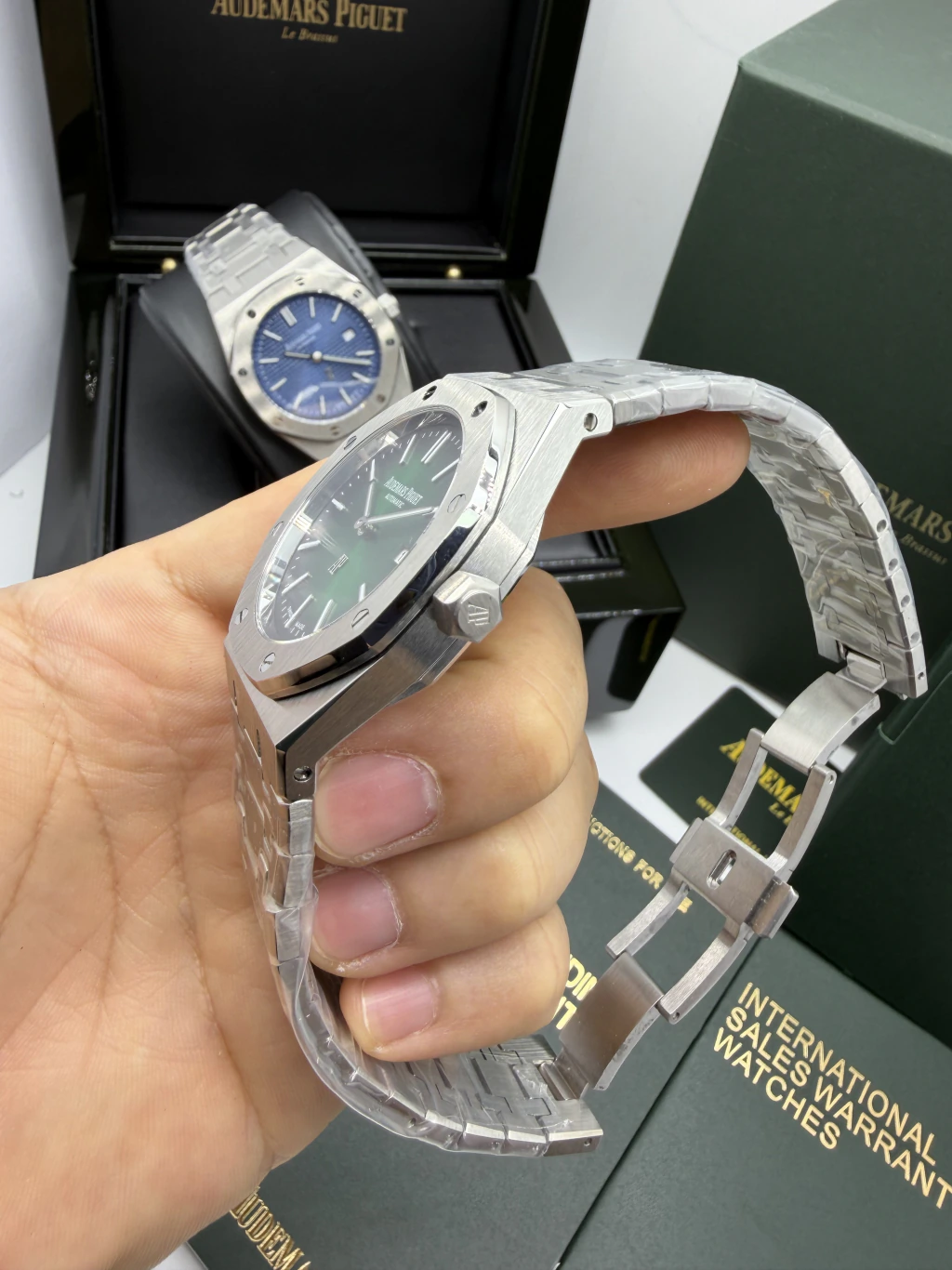 Audemars Piguet Royal Oak 42mm - AÇO MOSTRADOR VERDE - Imagem 2