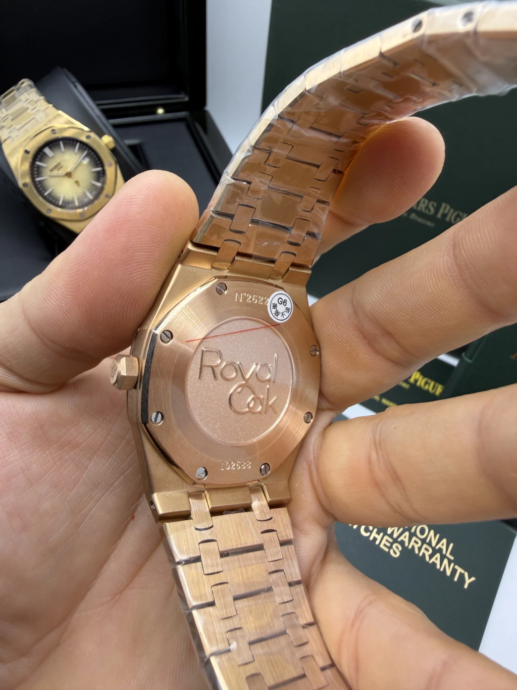 Audemars Piguet Royal Oak 42mm - AÇO ROSE MOSTRADOR PRETO - Imagem 3