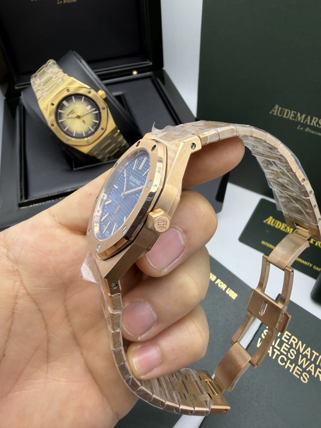 Audemars Piguet Royal Oak 42mm - AÇO ROSE MOSTRADOR AZUL - Imagem 2