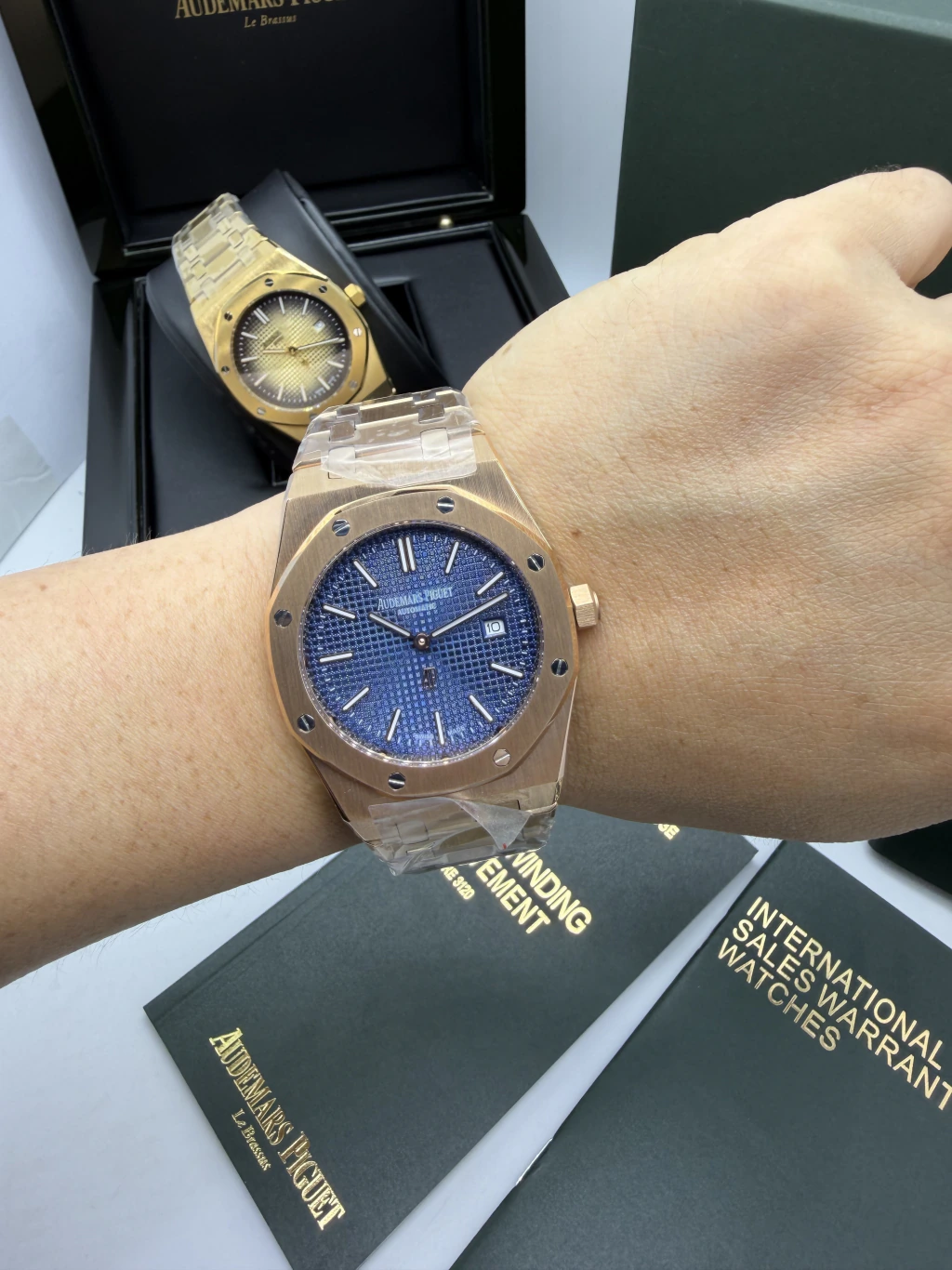 Audemars Piguet Royal Oak 42mm - AÇO ROSE MOSTRADOR AZUL - Imagem 5