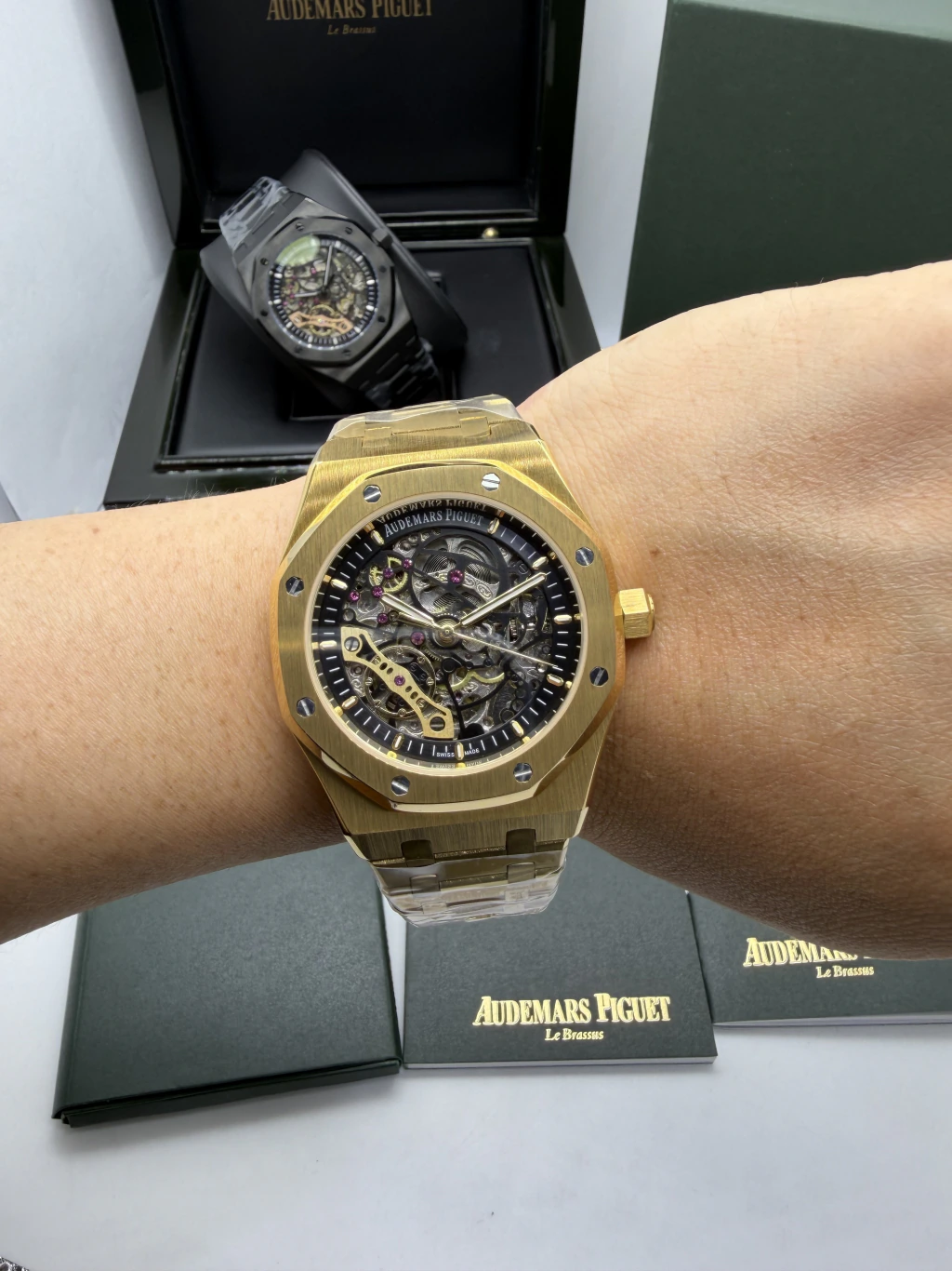 Audemars Piguet Royal Oak Double 42mm - AÇO DOURADO MOSTRADOR SKELETON PRETO - Imagem 5