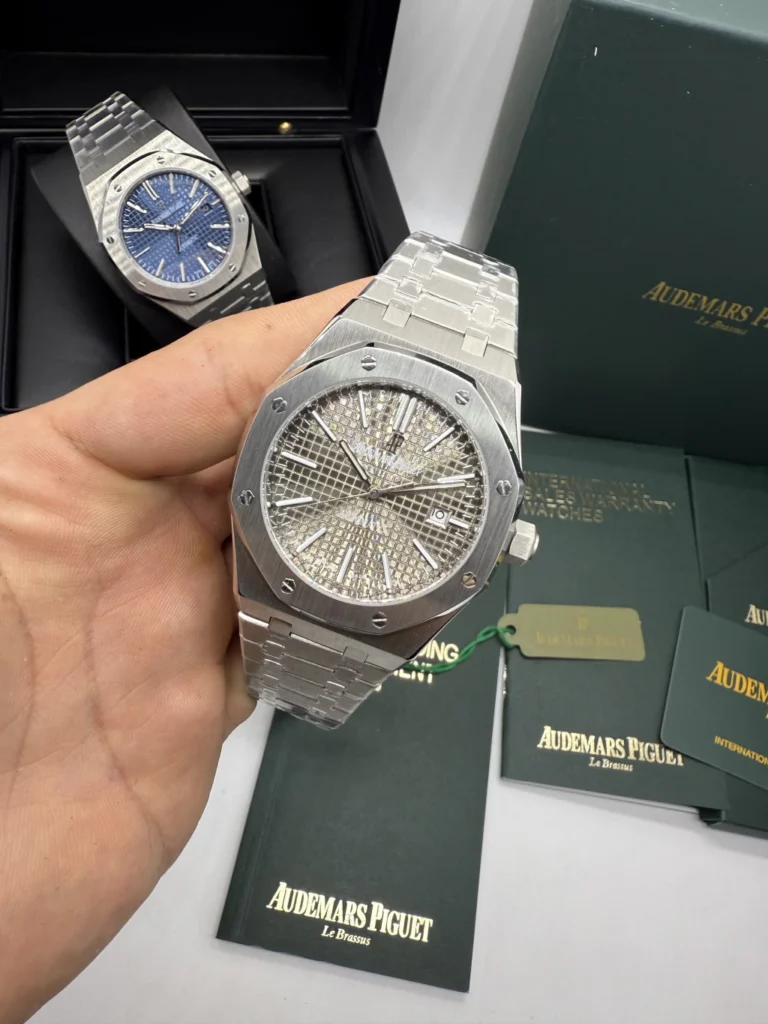 Audemars Piguet Royal Oak 42mm - AÇO MOSTRADOR PRATA